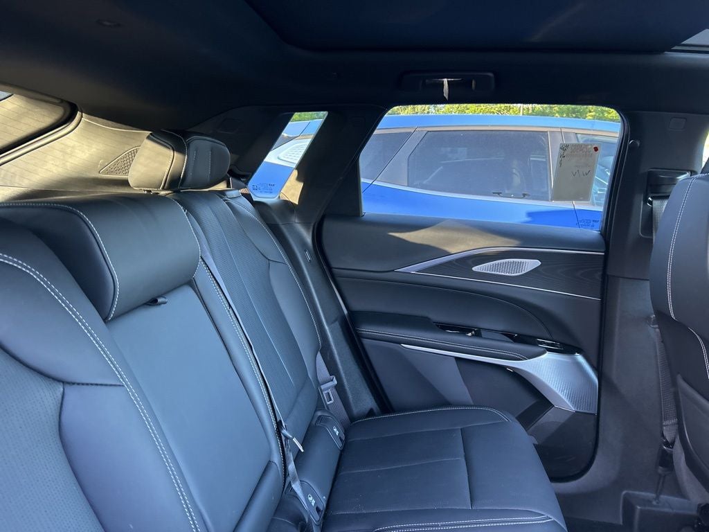 2025 Cadillac LYRIQ Luxury III