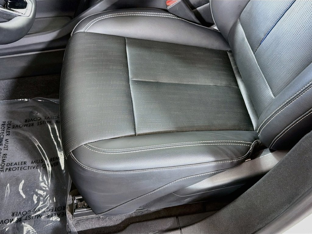 2025 Cadillac LYRIQ Luxury 3