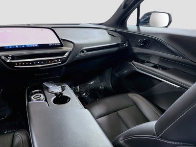 2025 Cadillac LYRIQ Luxury 3