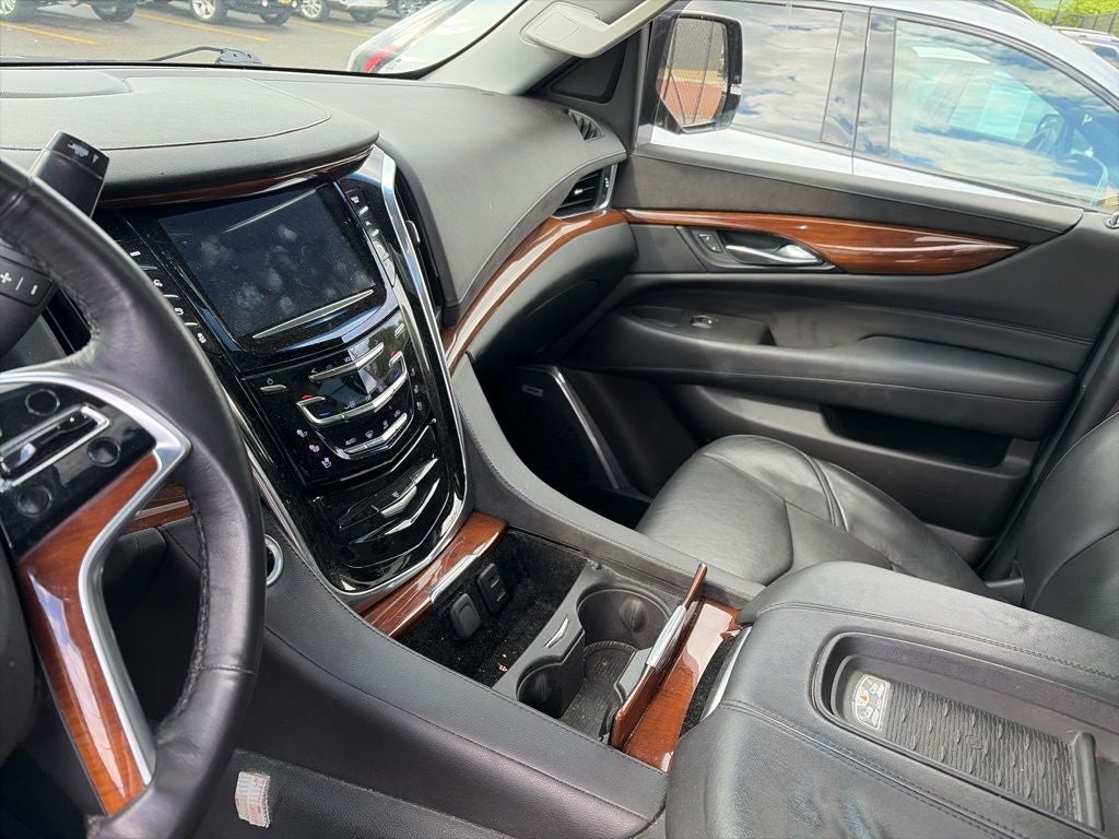 2017 Cadillac Escalade Luxury