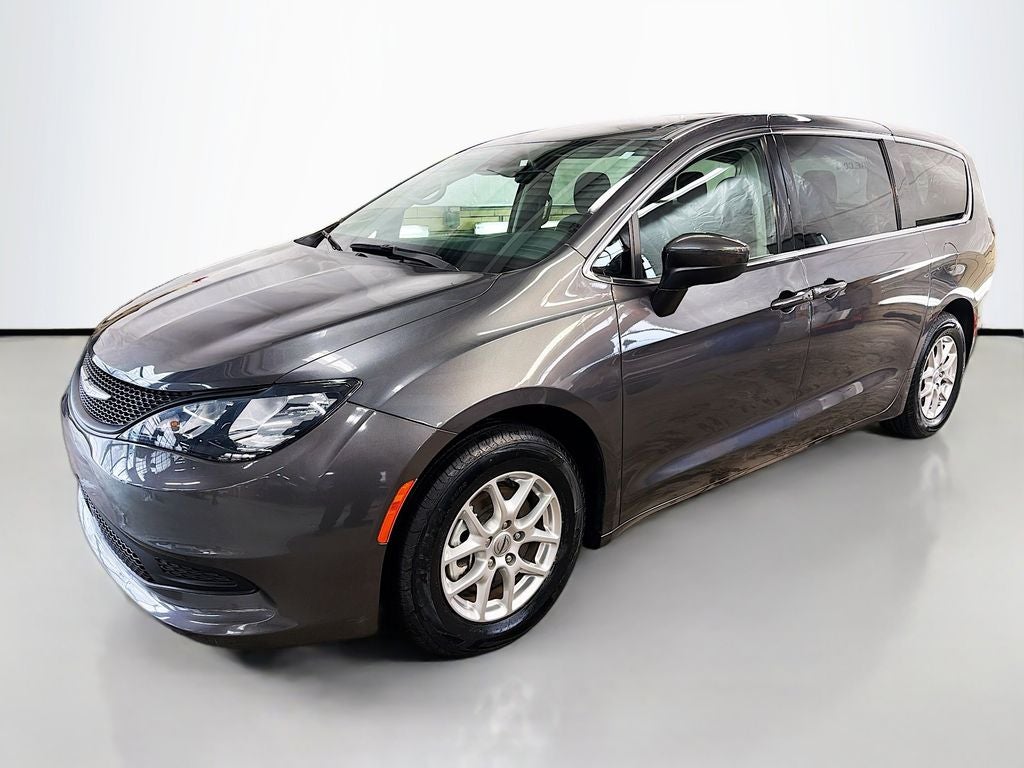 2023 Chrysler Voyager LX