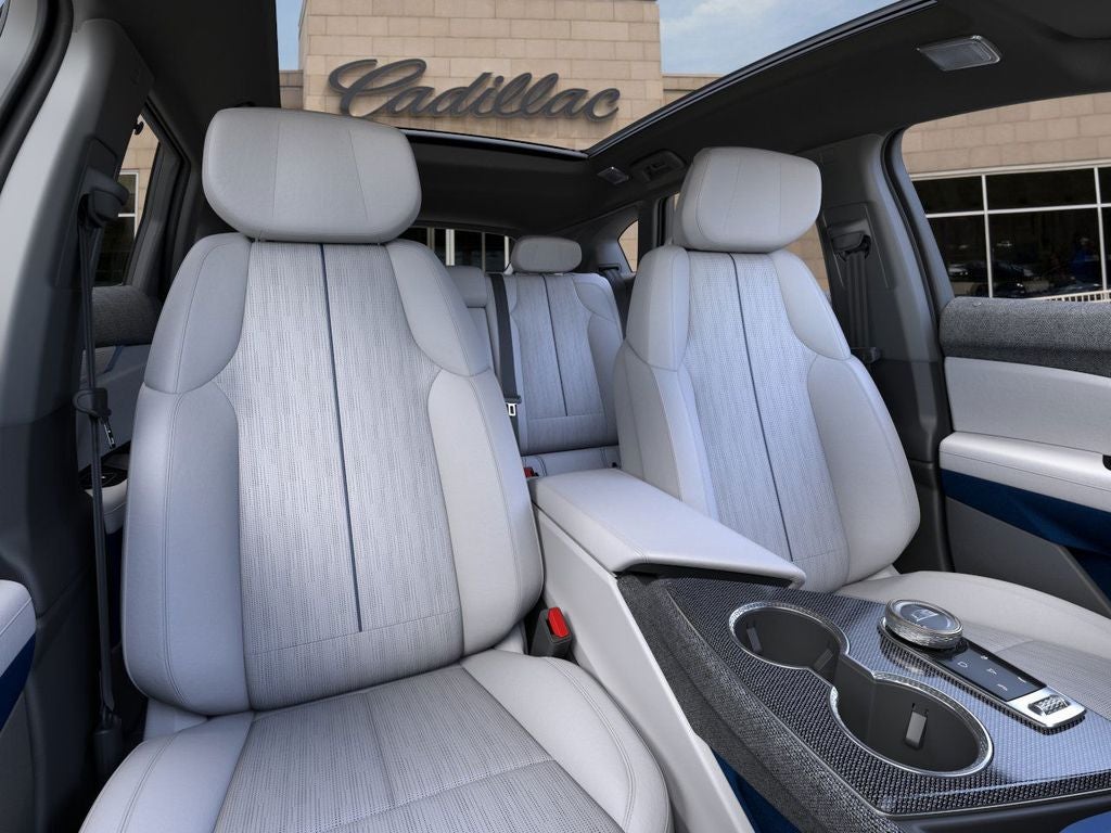 2025 Cadillac OPTIQ Luxury 2