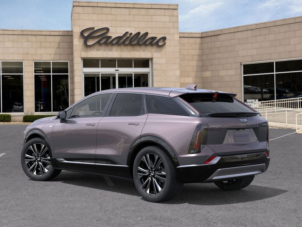 2025 Cadillac OPTIQ Luxury 2