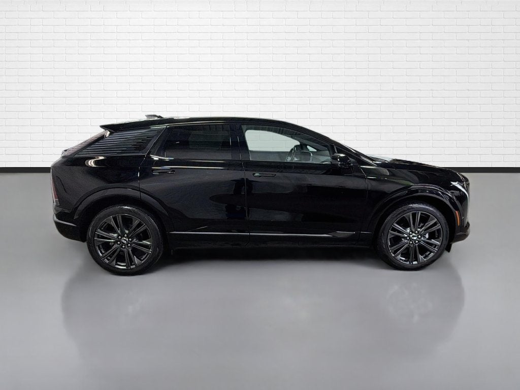 2025 Cadillac OPTIQ Sport 2
