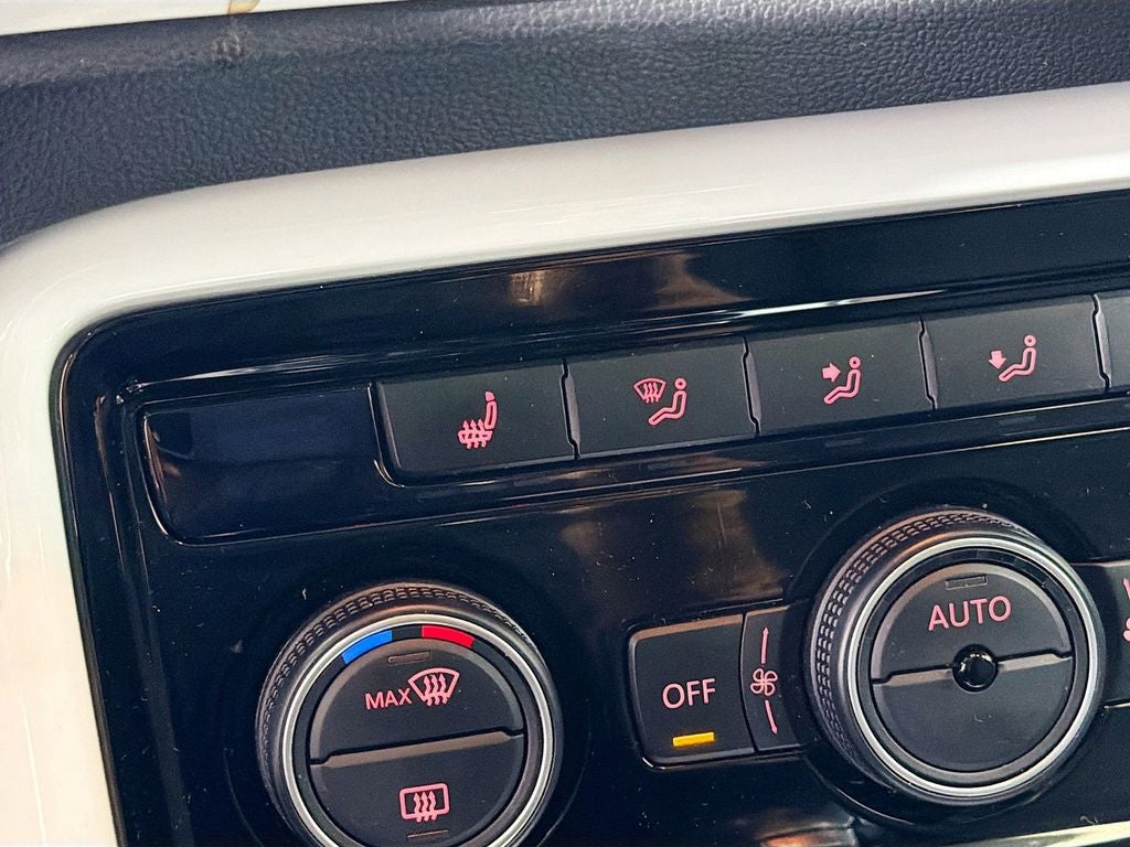 2019 Volkswagen Beetle 2.0T SE