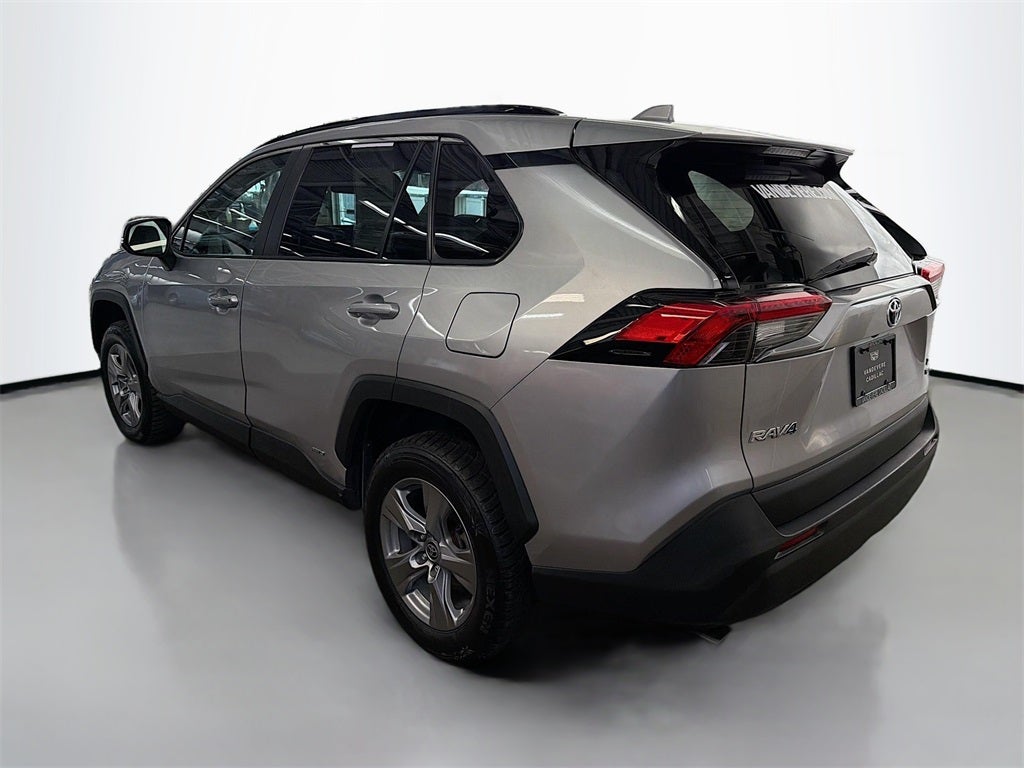 2022 Toyota RAV4 Hybrid XLE