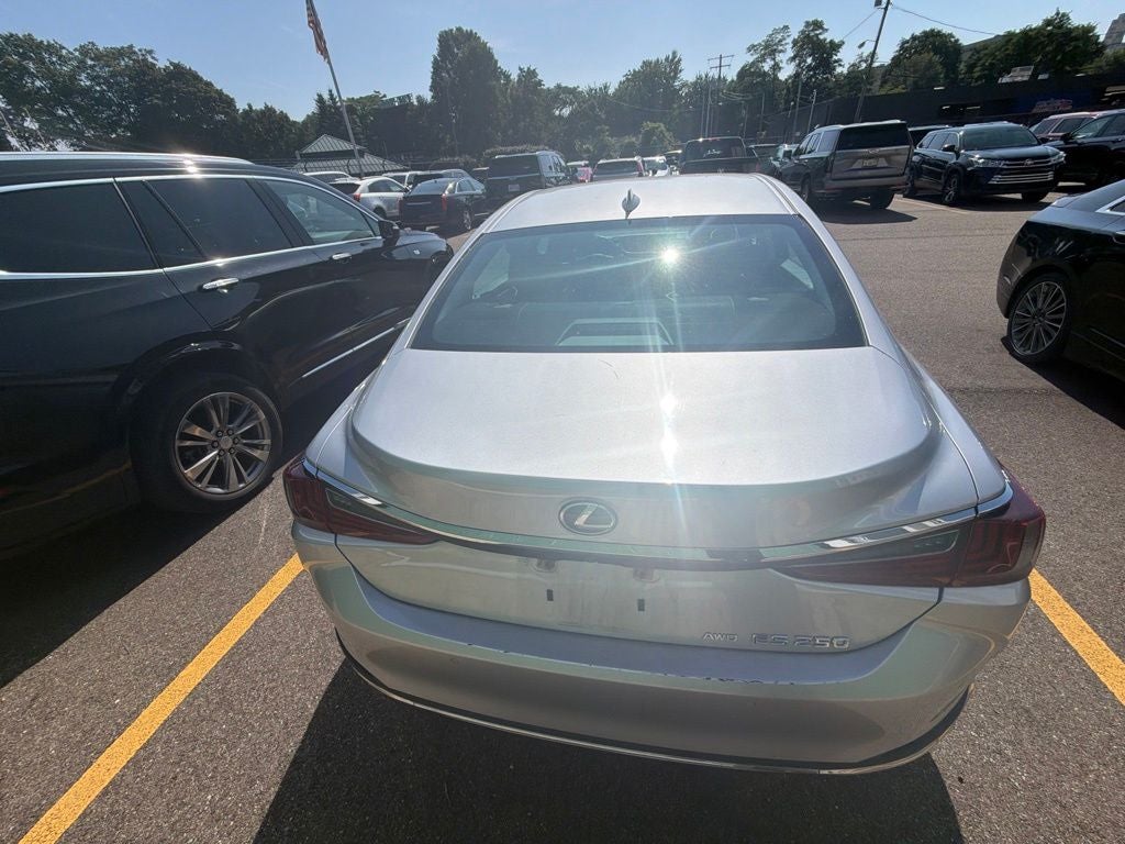2021 Lexus ES 250