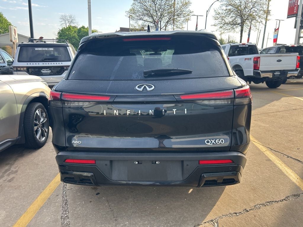 2023 INFINITI QX60 LUXE