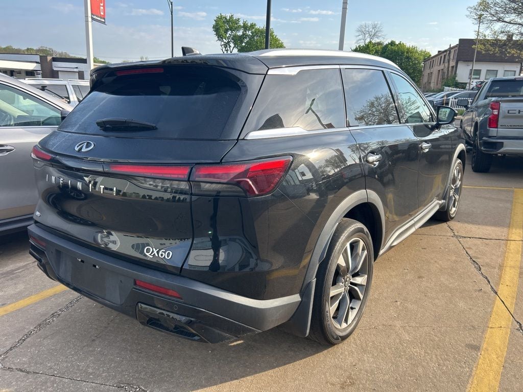 2023 INFINITI QX60 LUXE