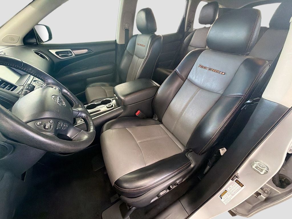 2020 Nissan Pathfinder SL