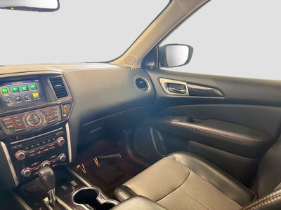 2020 Nissan Pathfinder SL