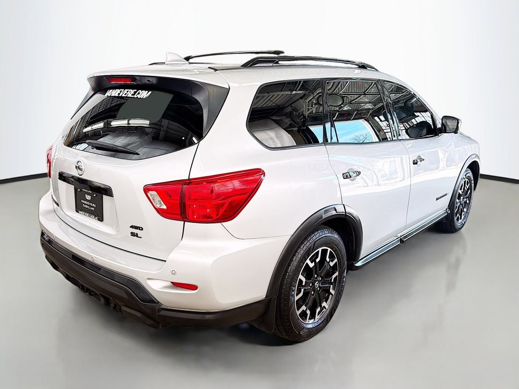 2020 Nissan Pathfinder SL