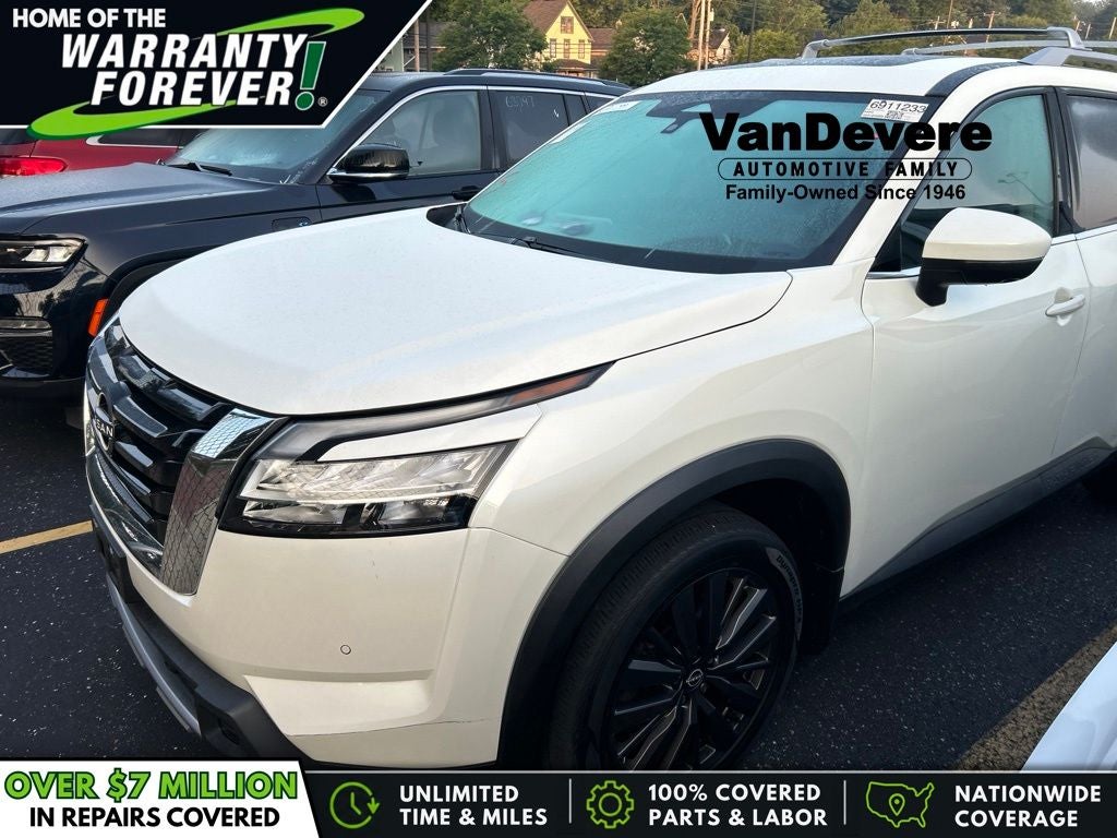 2023 Nissan Pathfinder SL