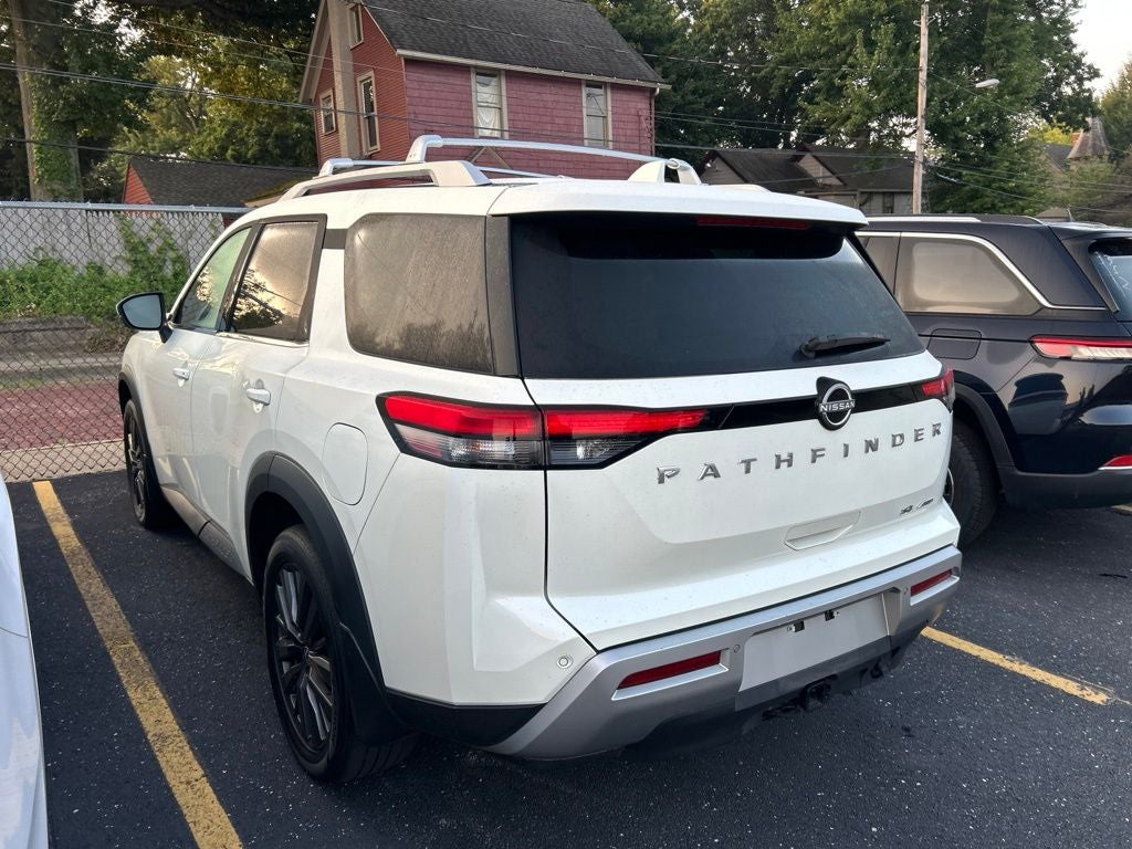 2023 Nissan Pathfinder SL