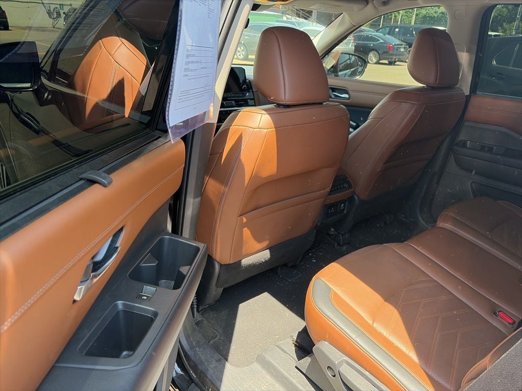 2024 Nissan Pathfinder Platinum