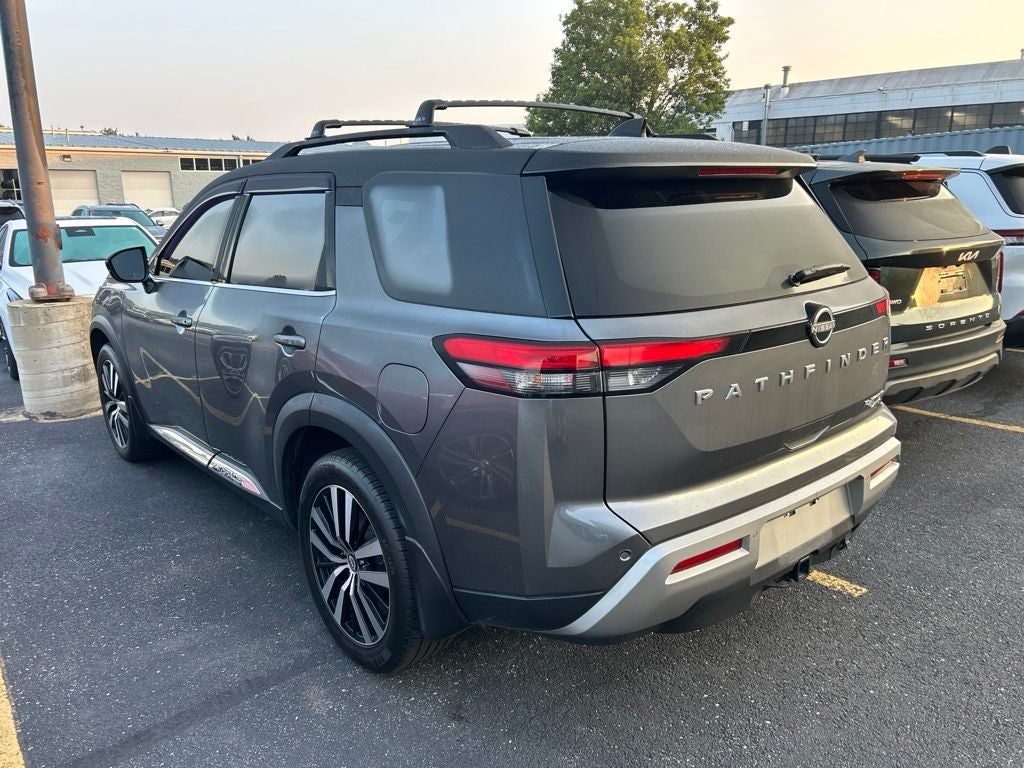 2024 Nissan Pathfinder Platinum