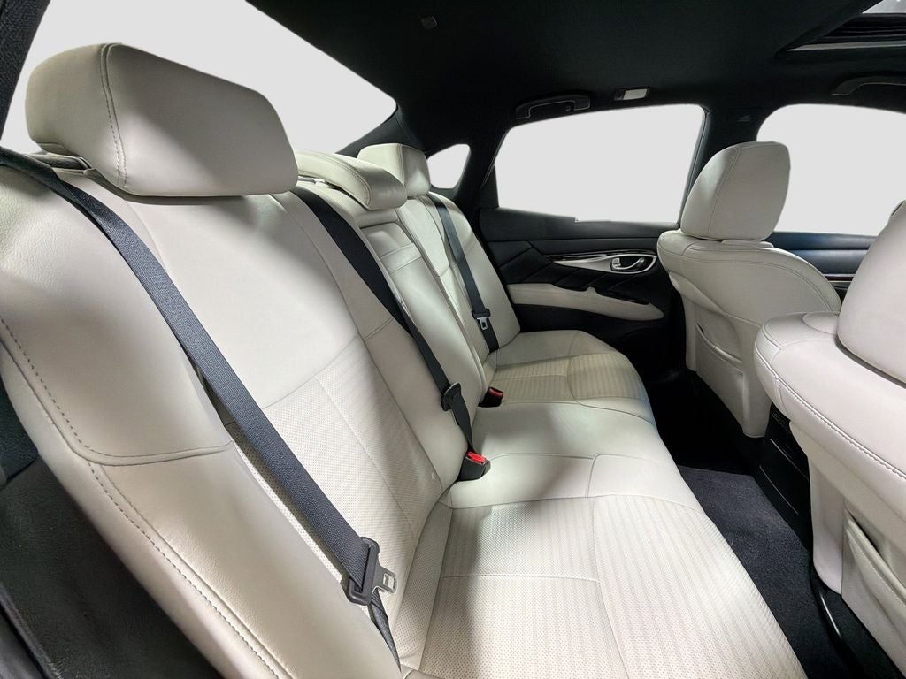 2016 INFINITI Q70 3.7X