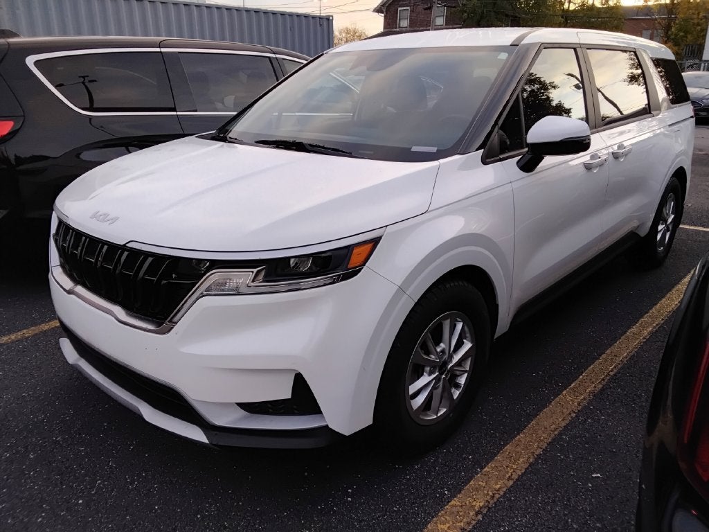 2024 Kia Carnival LX
