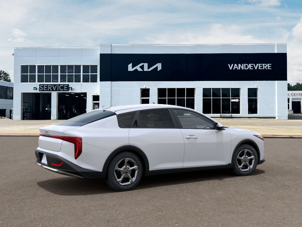 2026 Kia K4 LXS