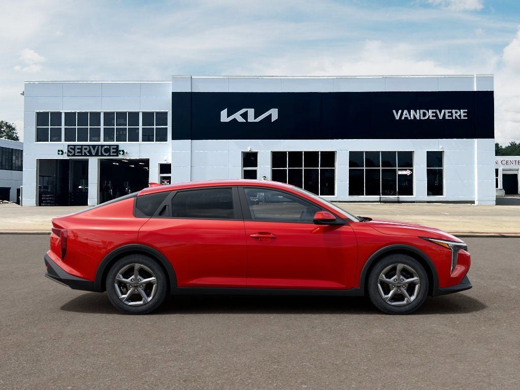 2026 Kia K4 LXS