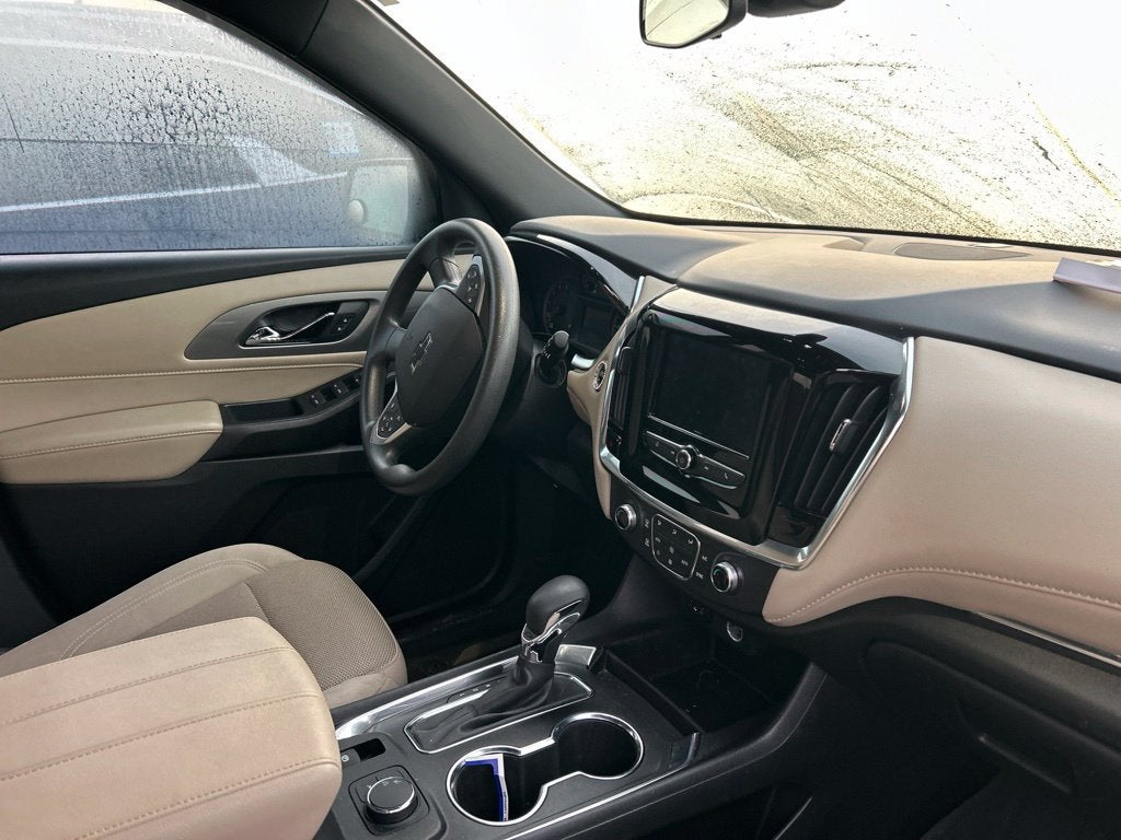 2022 Chevrolet Traverse LS