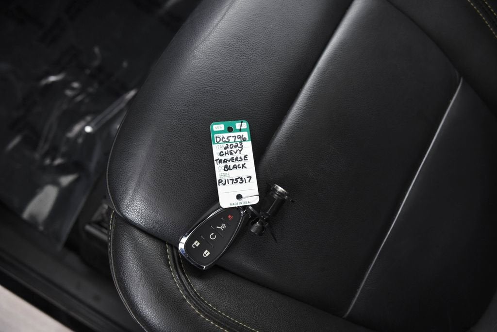 2023 Chevrolet Traverse LT Leather