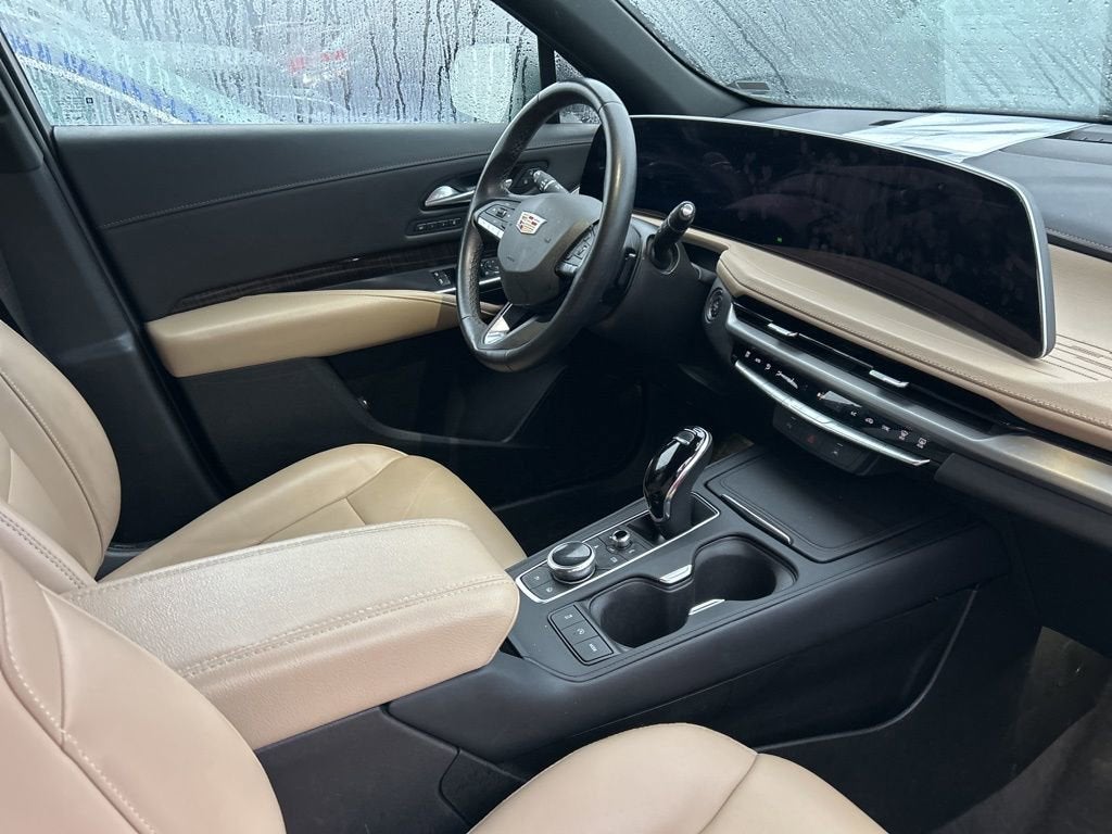 2025 Cadillac XT4 Premium Luxury