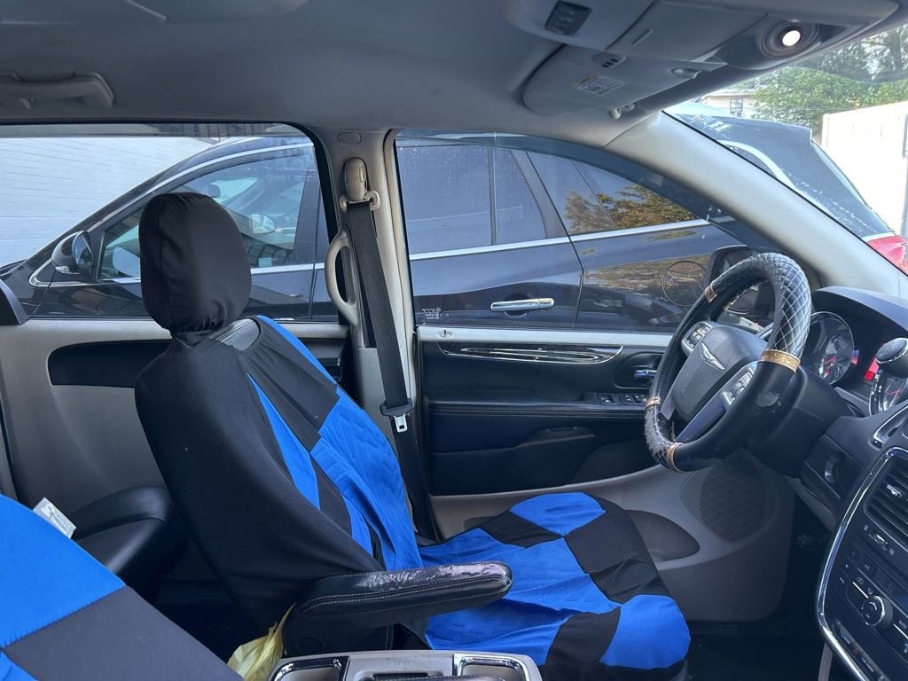 2013 Chrysler Town & Country Touring
