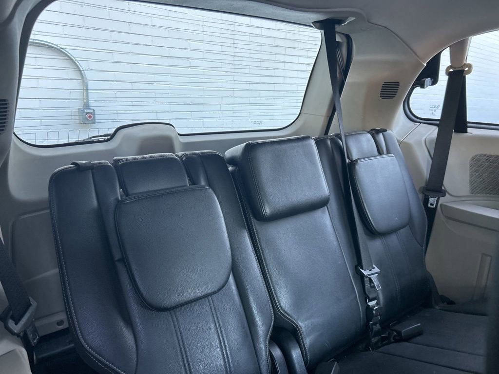 2013 Chrysler Town & Country Touring