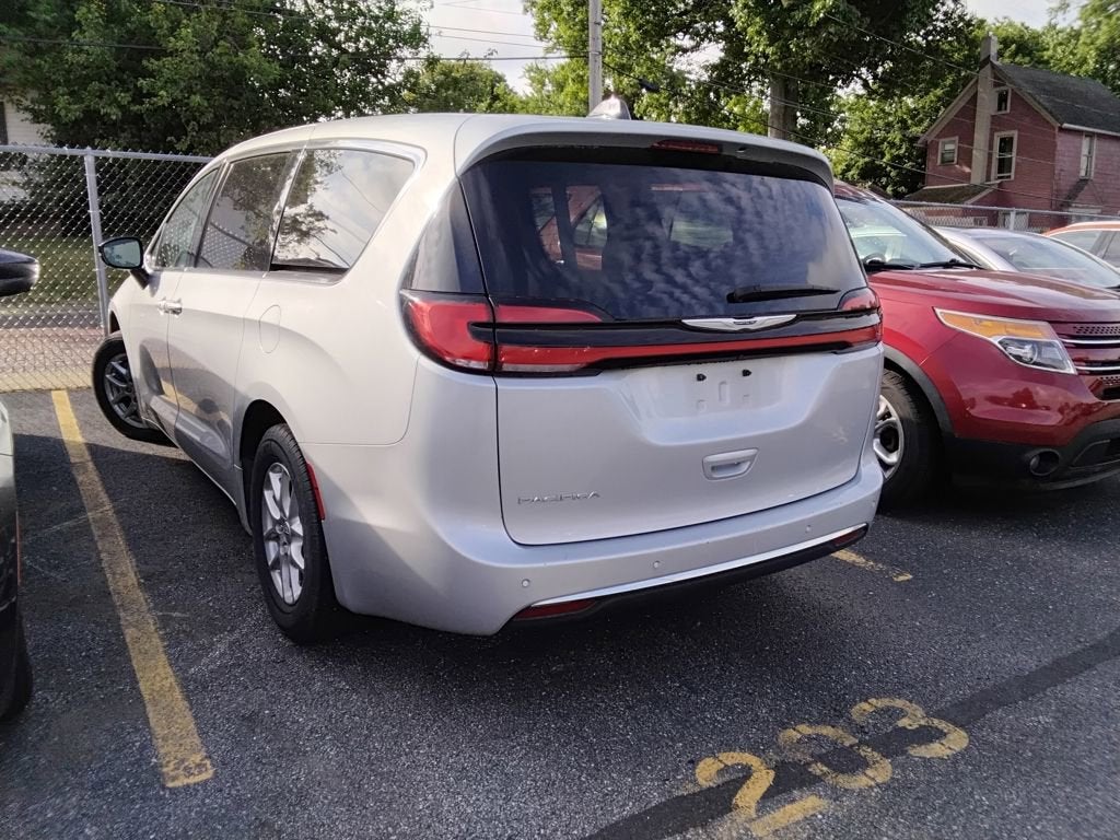 2024 Chrysler Pacifica Touring L