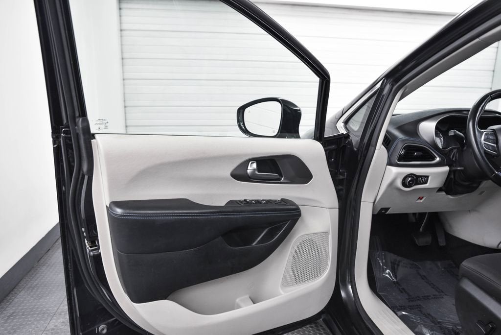 2021 Chrysler Pacifica Touring