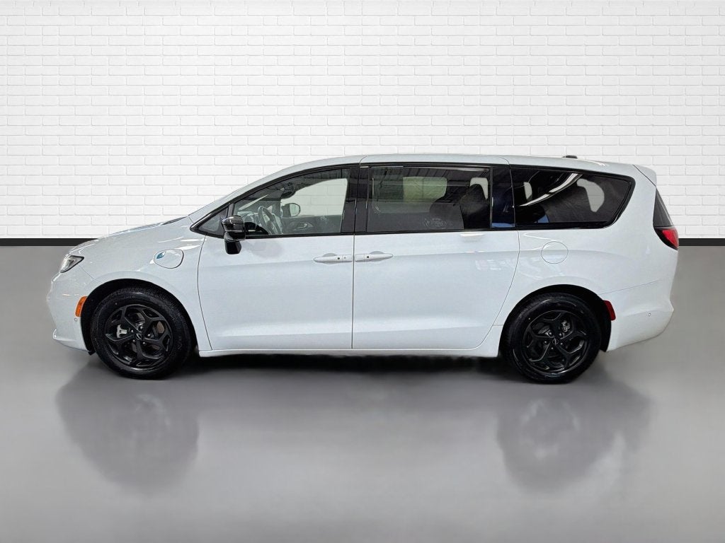 2024 Chrysler Pacifica Hybrid S Appearance Pkg
