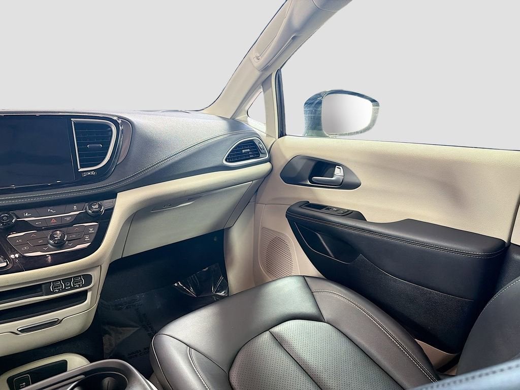 2024 Chrysler Pacifica Hybrid Select