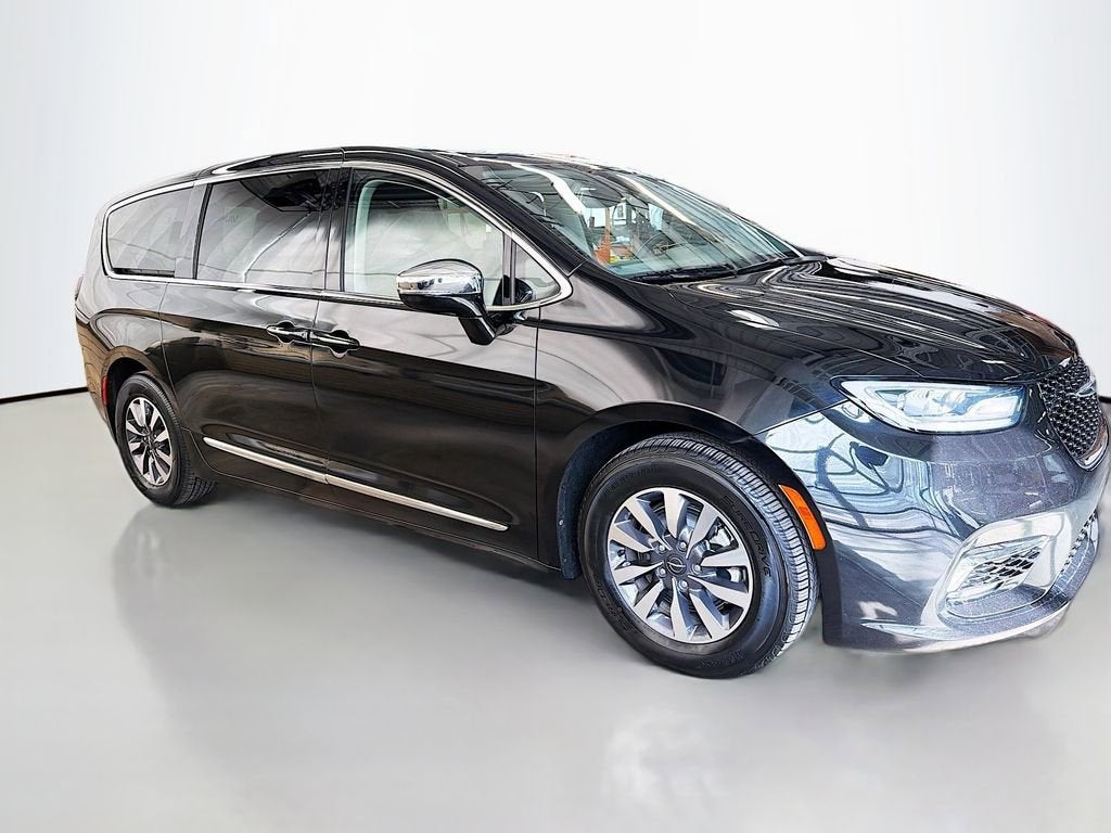 2023 Chrysler Pacifica Hybrid Limited