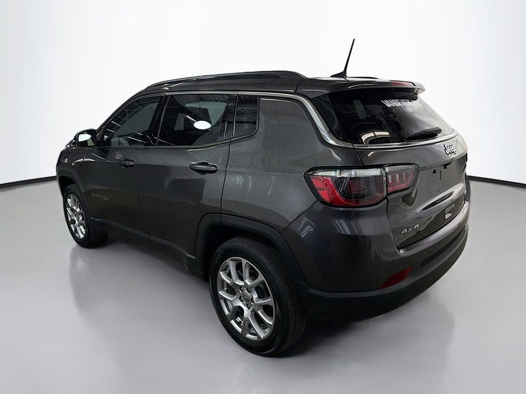 2022 Jeep Compass Latitude Lux