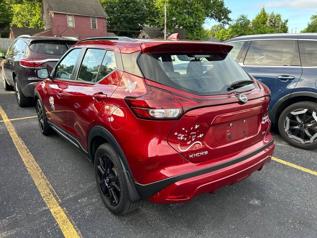 2023 Nissan Kicks SR