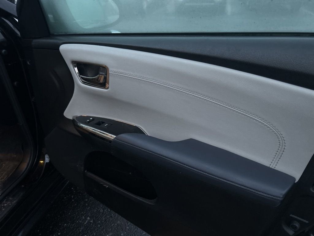 2015 Toyota Avalon Limited