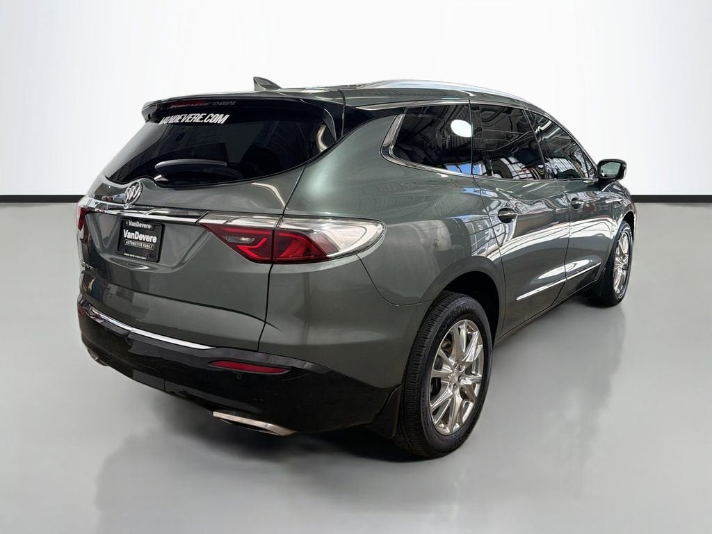 2022 Buick Enclave Essence