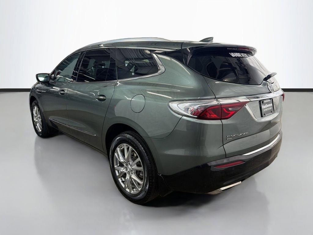 2022 Buick Enclave Essence