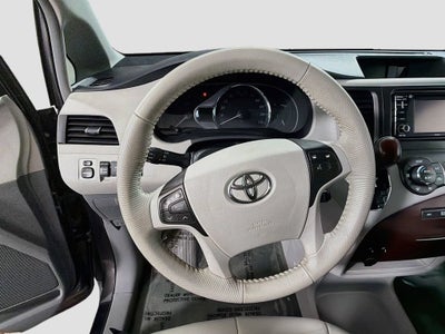 2014 Toyota Sienna XLE