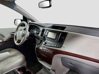 2014 Toyota Sienna XLE