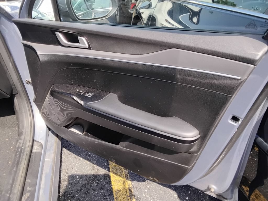 2022 Kia K5 LX
