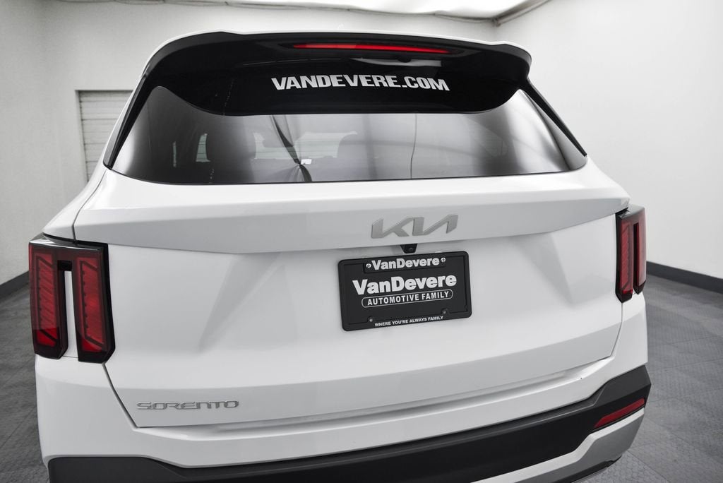 2025 Kia Sorento LX
