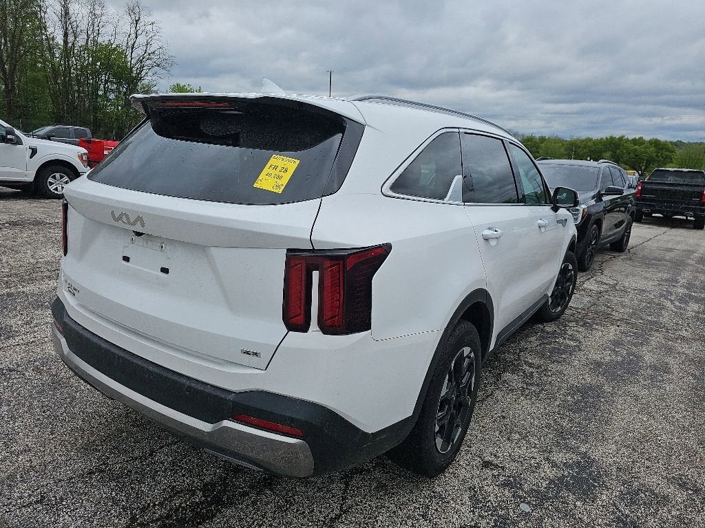 2025 Kia Sorento S