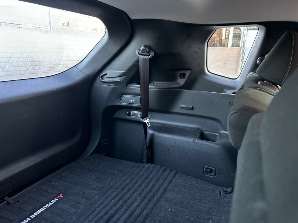 2022 Mitsubishi Outlander ES