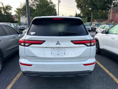 2023 Mitsubishi Outlander ES