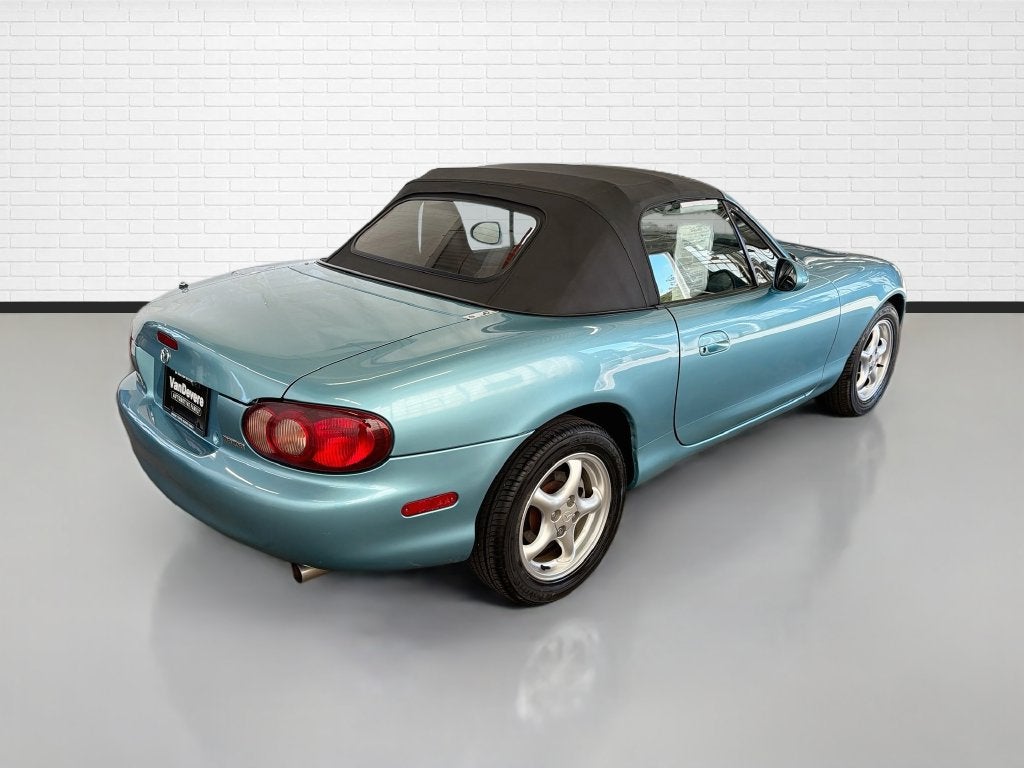 2002 Mazda Mazda MX-5 Miata Cloth