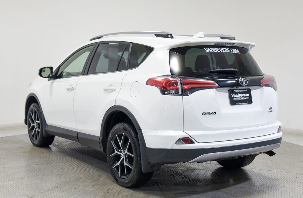 2018 Toyota RAV4 SE