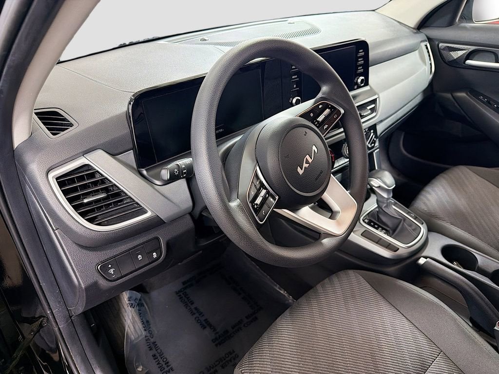 2025 Kia Seltos LX