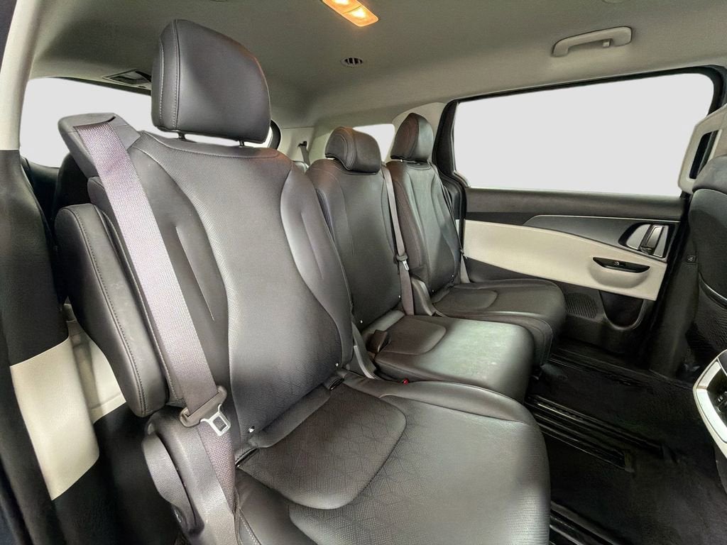 2023 Kia Carnival LX